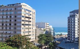 Cobertura duplex quadra praia quarto privativo